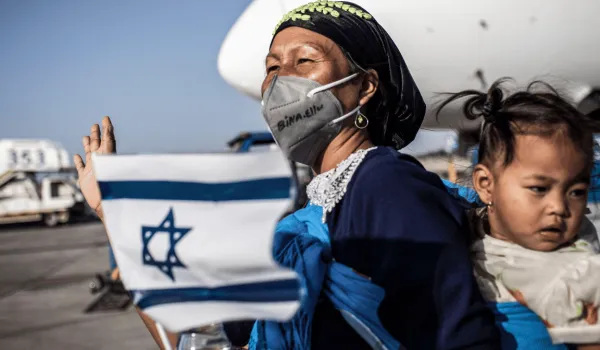 Who are the Bnei Menashe of Manipur, Mizoram, and Israel?